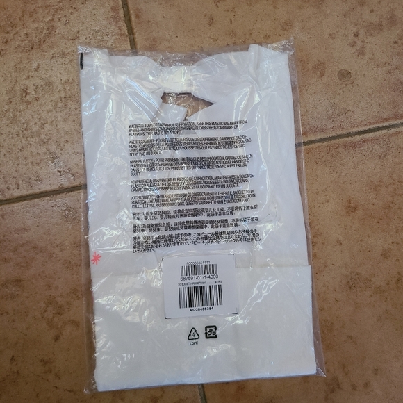 👀50% OFF - NWT‼️ Adorable GAP brand Minnie's Surf Club Tee - Picture 8 of 9